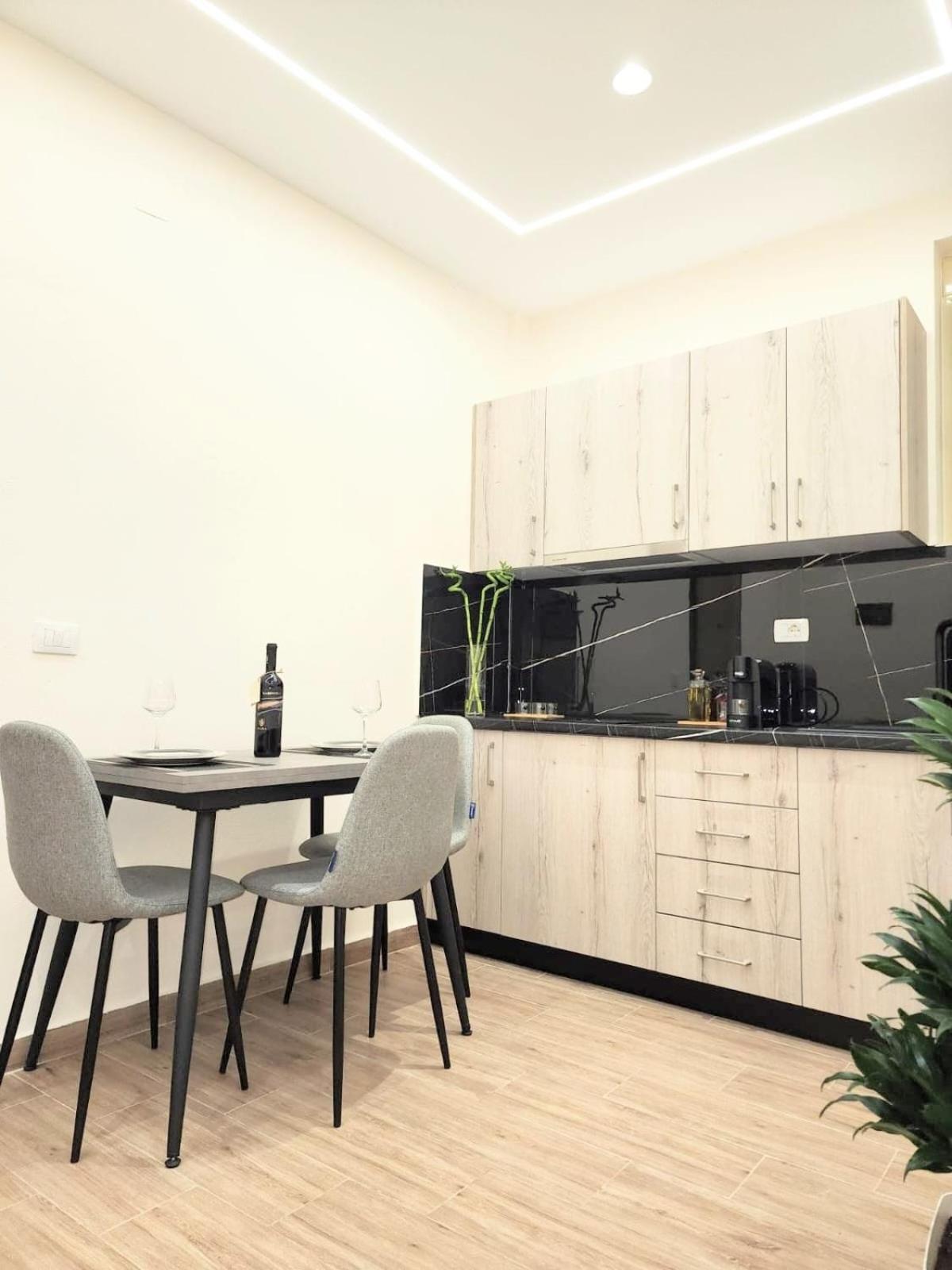New Apartment Close To Sea And Downtown Vlorë Eksteriør billede